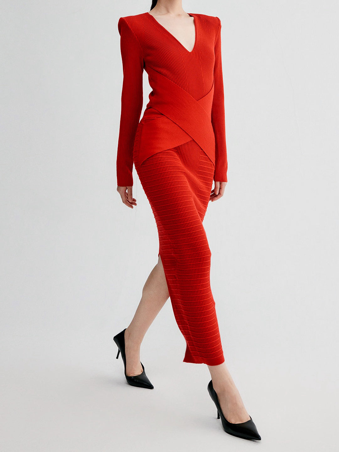 Pre-order Bodycon knit maxi dress in red